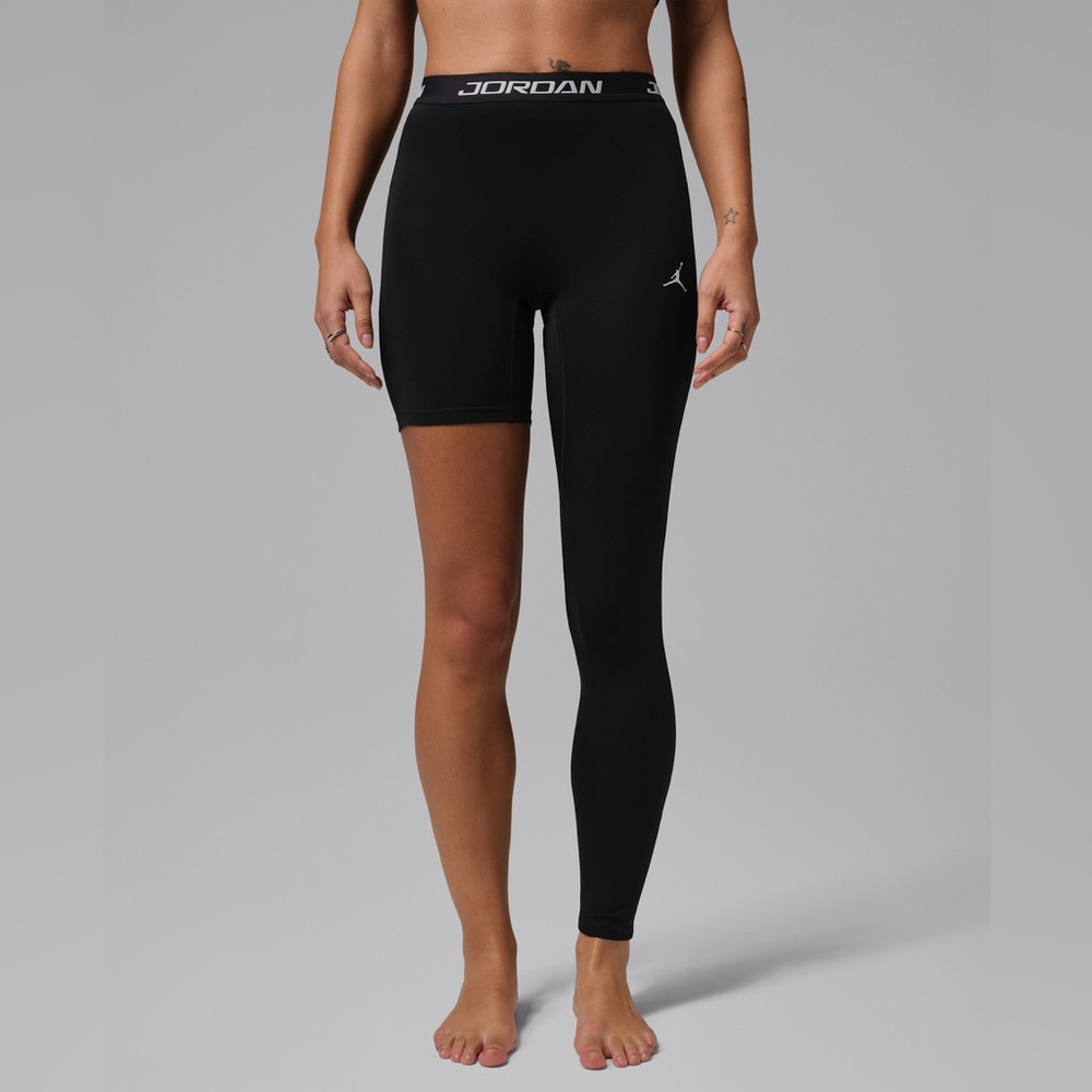 Nike A'ja Wilson  Women's A'symmetric Mid-Rise Single-Leg Basketball Leggings